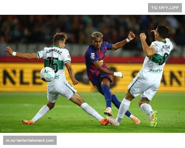 巴萨3比1客胜埃尔切领跑积分榜 亚马尔独中两元